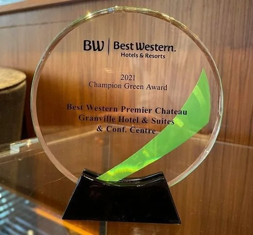 Best Western Champion Green Award badge